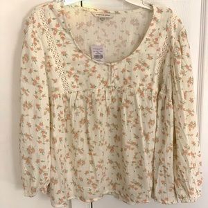 American Eagle baby doll floral print top.